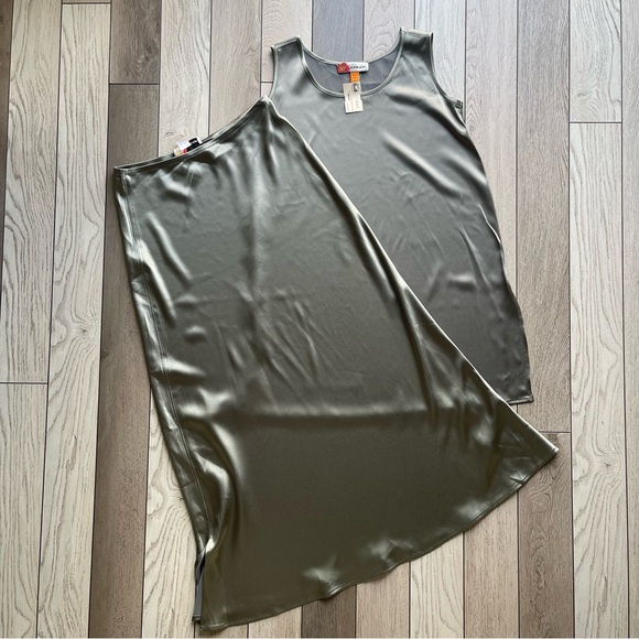 Harari Gray Silk Top - Picture 1 of 10